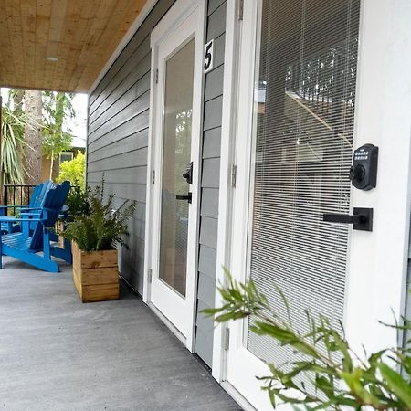 The Francis Boutique Inn Ucluelet Buitenkant foto