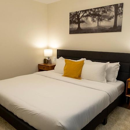 The Francis Boutique Inn Ucluelet Buitenkant foto