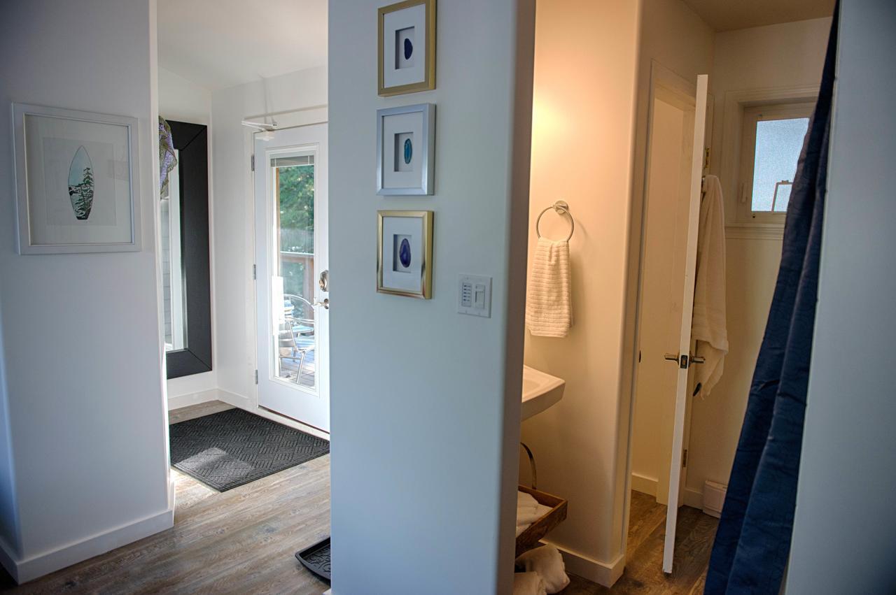The Francis Boutique Inn Ucluelet Buitenkant foto