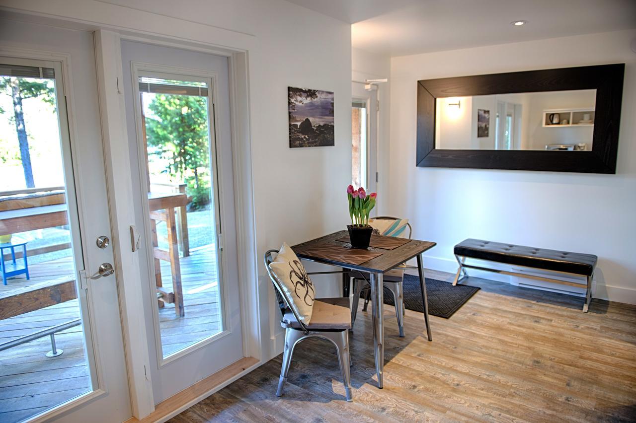 The Francis Boutique Inn Ucluelet Buitenkant foto